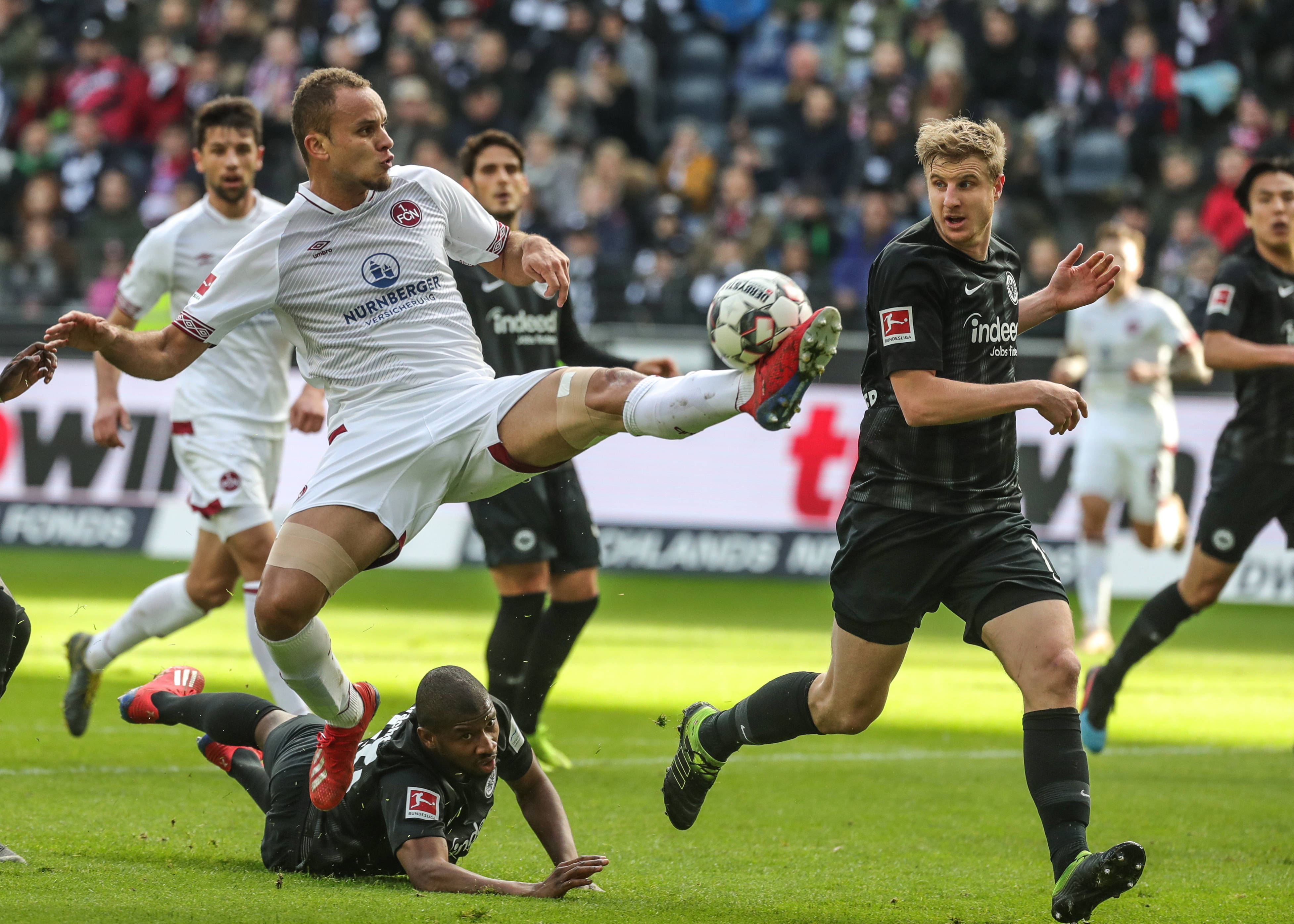 不容易！56岁老帅，3年3次“下课”，如今再度掌印，率队打进前8