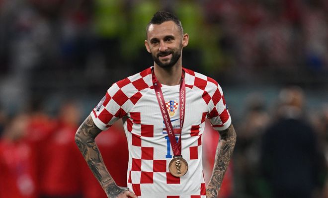 火箭队4号位陷入低迷，卡佩拉失去轮换位置，交易太阳成明智之选